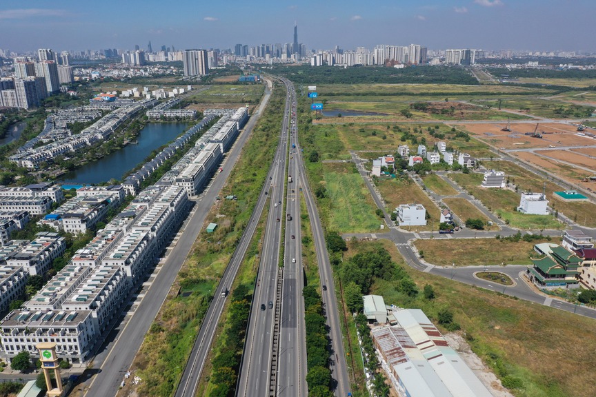 Thị trường đất nền phía Nam được dự báo vẫn còn gặp khó khăn trong năm 2024. Ảnh: VnExpress Thị trường đất nền phía Nam được dự báo vẫn còn gặp khó khăn trong năm 2024. Ảnh: VnExpress