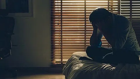 Vì sao trầm cảm tăng cao vào mùa đông?