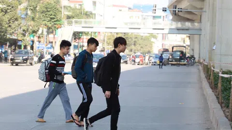 Người đi bộ vi phạm ATGT cũng phải xử phạt