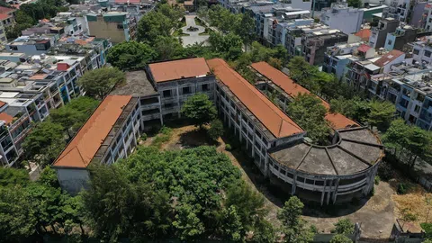 Thực trạng ngôi trường xây 20 tỷ ở TP. HCM bị bỏ hoang suốt 15 năm