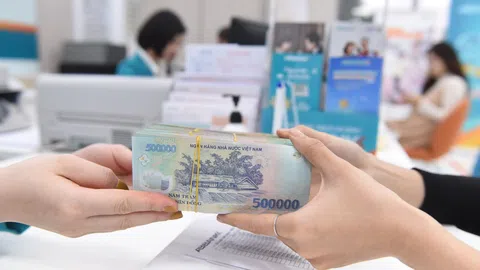 Nhiều doanh nghiệp chủ động tăng lương sớm để giữ chân nhân viên