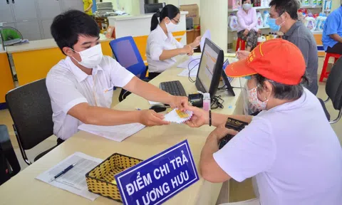 Trả gộp 2 tháng lương hưu trước tết Ất Tỵ