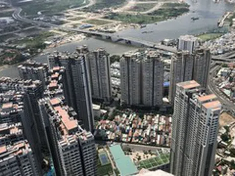 Bất động sản đang chuyển động giữa 2 luồng quan điểm