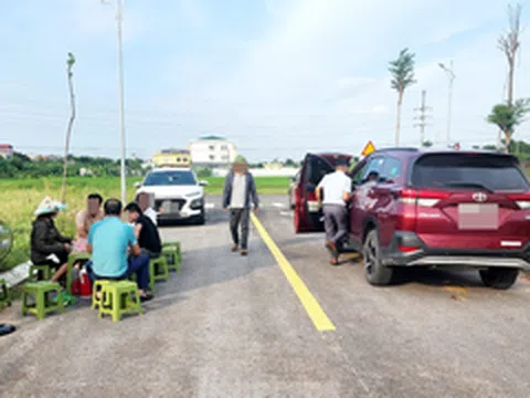 Môi giới tung chiêu hô hào tạo ‘sóng ảo’, nhà đầu tư cần tỉnh táo