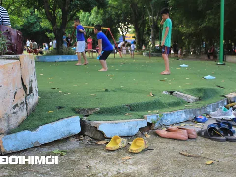 Cận cảnh nhiều hạng mục xuống cấp nghiêm trọng ở Công viên Cầu Giấy