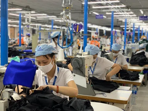 Từ ngày 1/7/2024, những lao động nào được 2 lần tăng lương?