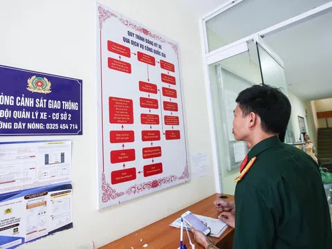 Hà Nội: Thủ tục đăng ký xe ô tô chỉ mất vài phút nhờ ứng dụng công nghệ