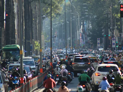 TP. HCM: Hướng giao thông trên cao để giải quyết ùn tắc