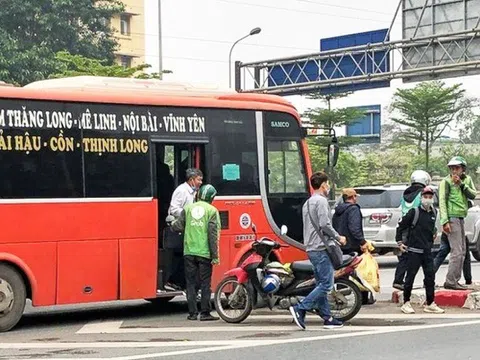 Tình trạng “xe dù, bến cóc” phức tạp cuối năm: Do quy định còn nhiều lỗ hổng