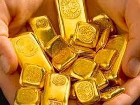 Nóng các vụ buôn lậu hàng tấn vàng và sự cấp thiết xóa bỏ độc quyền