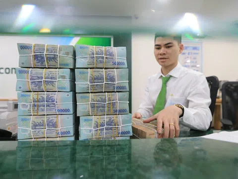 Lãi suất tiền gửi tăng - giảm đan xen, chuyên gia dự báo gì về xu hướng thời gian tới?