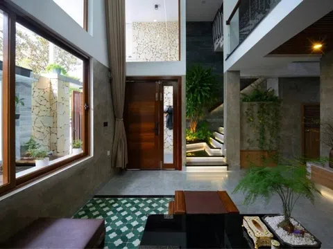 Vượt qua nắng nóng hướng Tây bằng bí quyết "nếp gấp" kiến tạo không gian mát mẻ