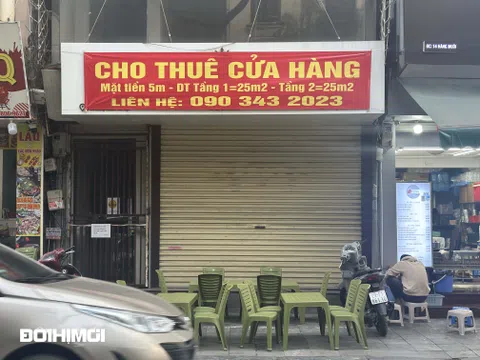 Nhiều mặt bằng "đất vàng” Hà Nội vẫn khóa cửa bỏ không