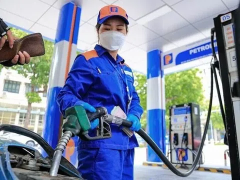 Giá xăng sau kỳ nghỉ Tết: Tăng 657 đồng lên gần 24.000 đồng/lít